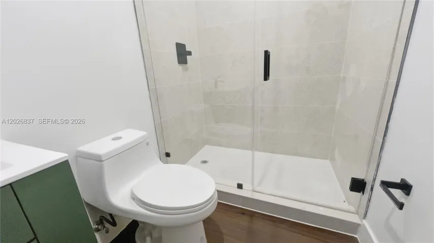 3rd suit bathroom