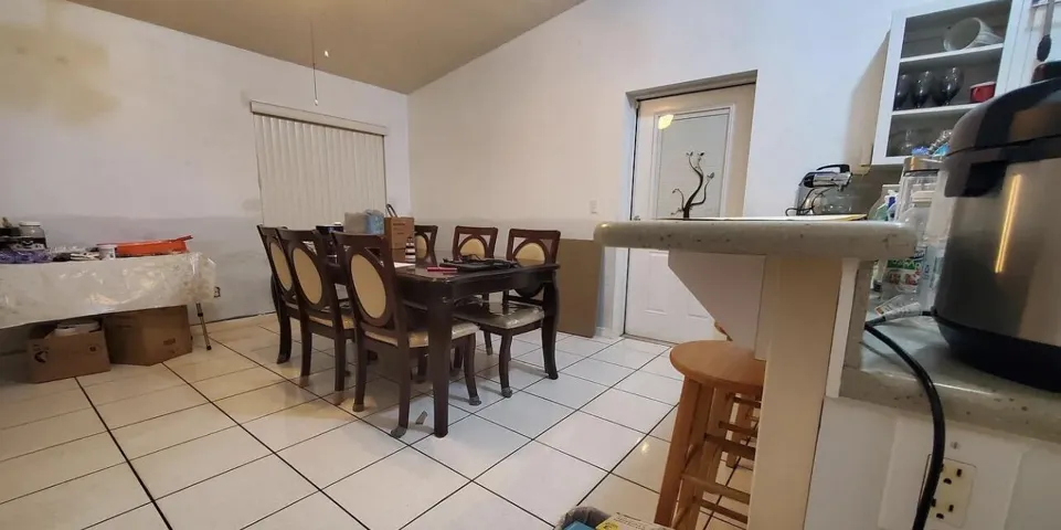Suntan Dining