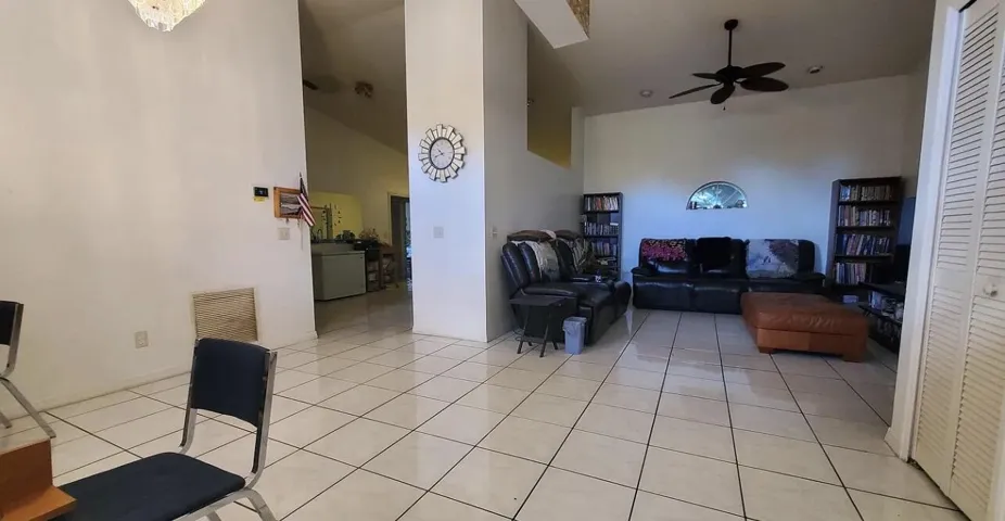 Suntan Interior 1