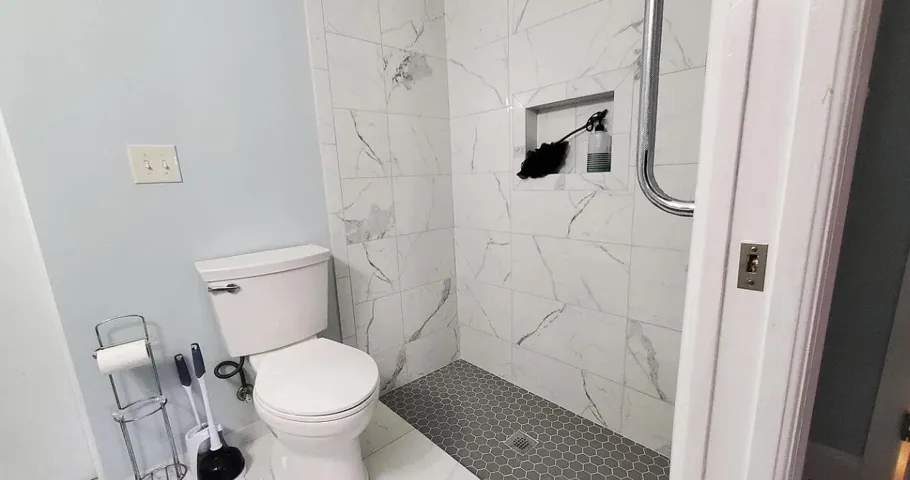 Suntan Bathroom 2