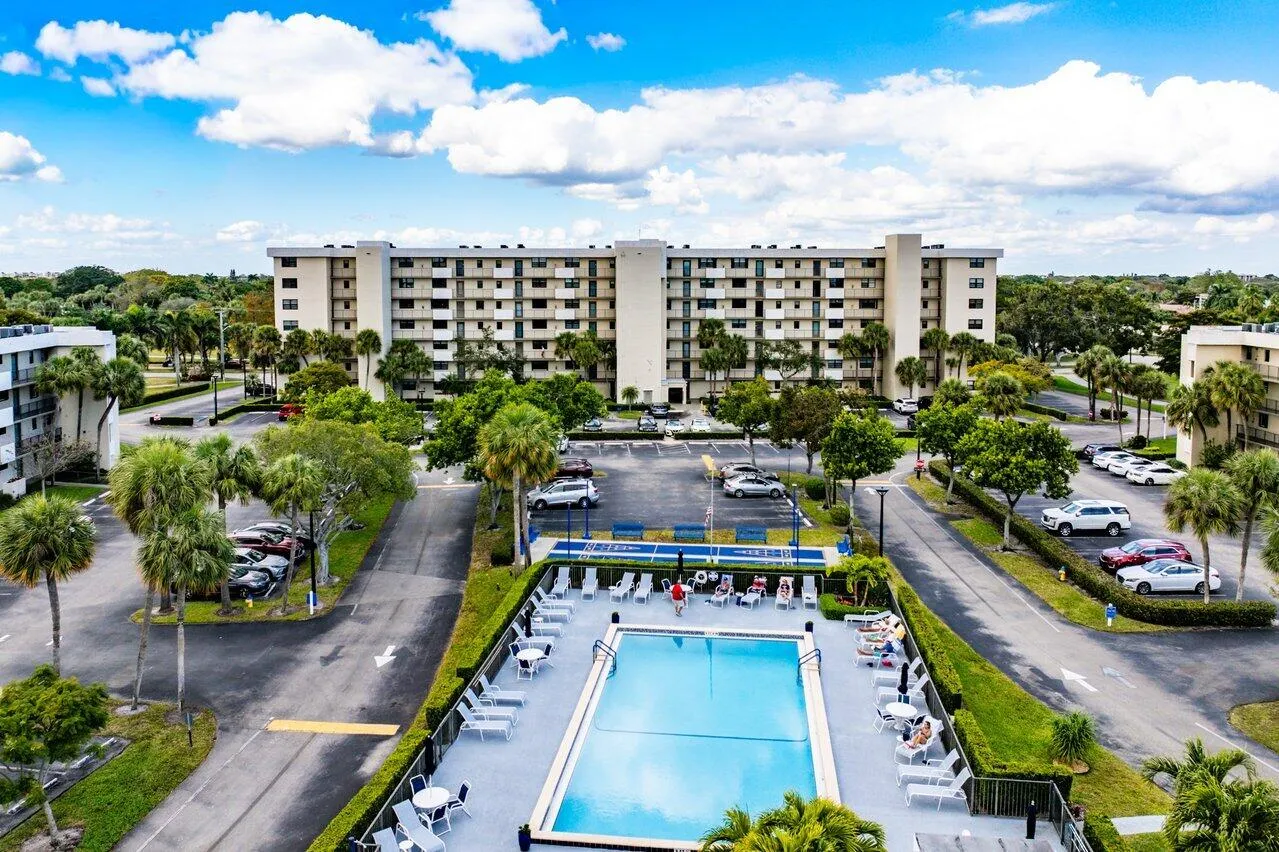 029-2400DeerCreekCountryClubBoulevard-60