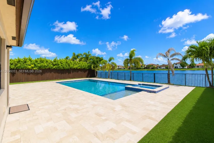 Photo 32