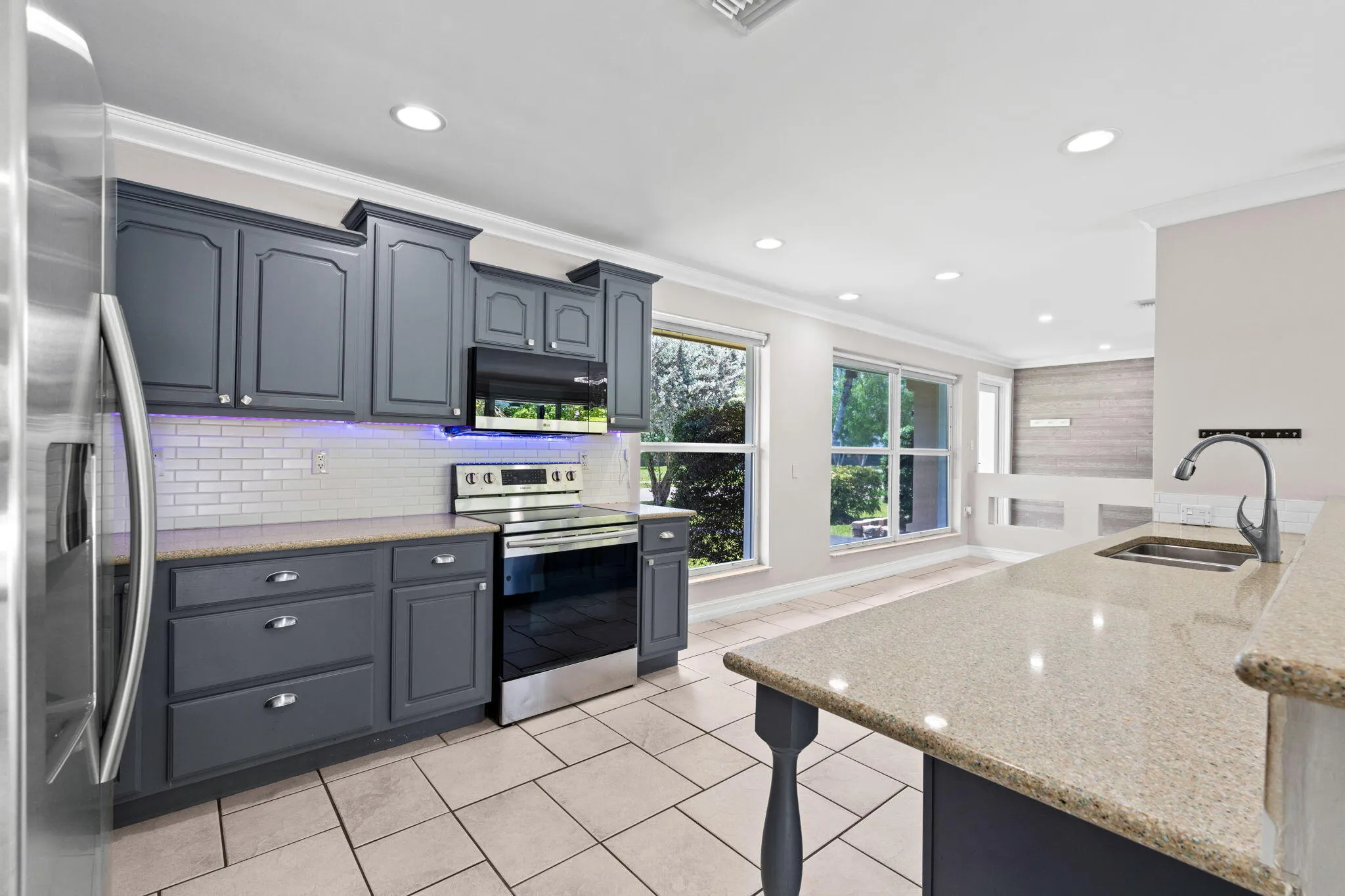 8-web-or-mls-A7407151