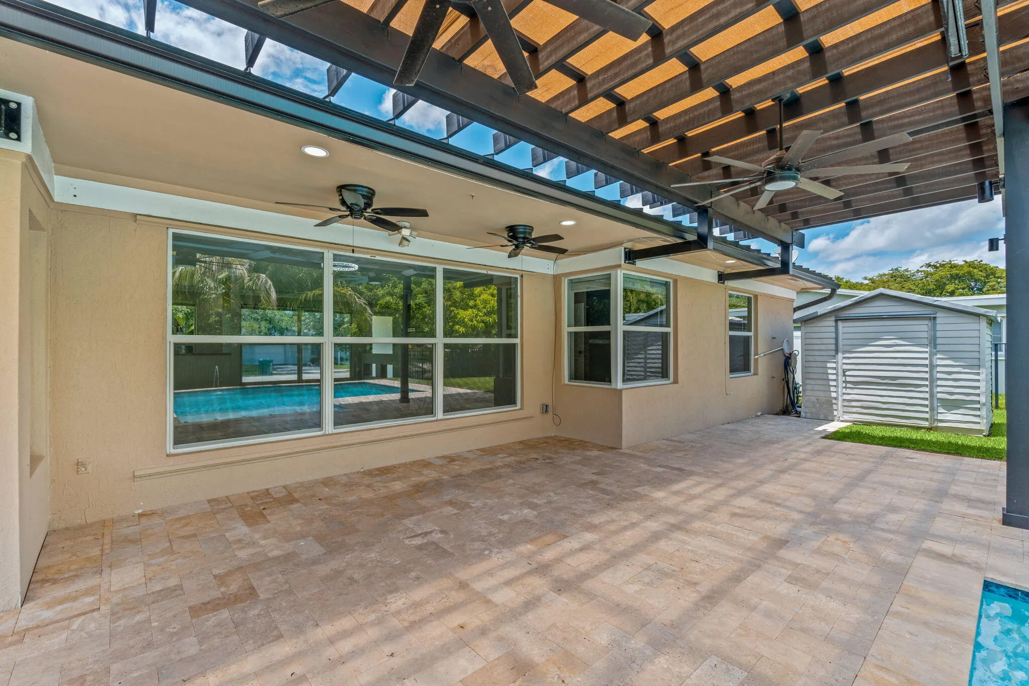 42-web-or-mls-A7407047