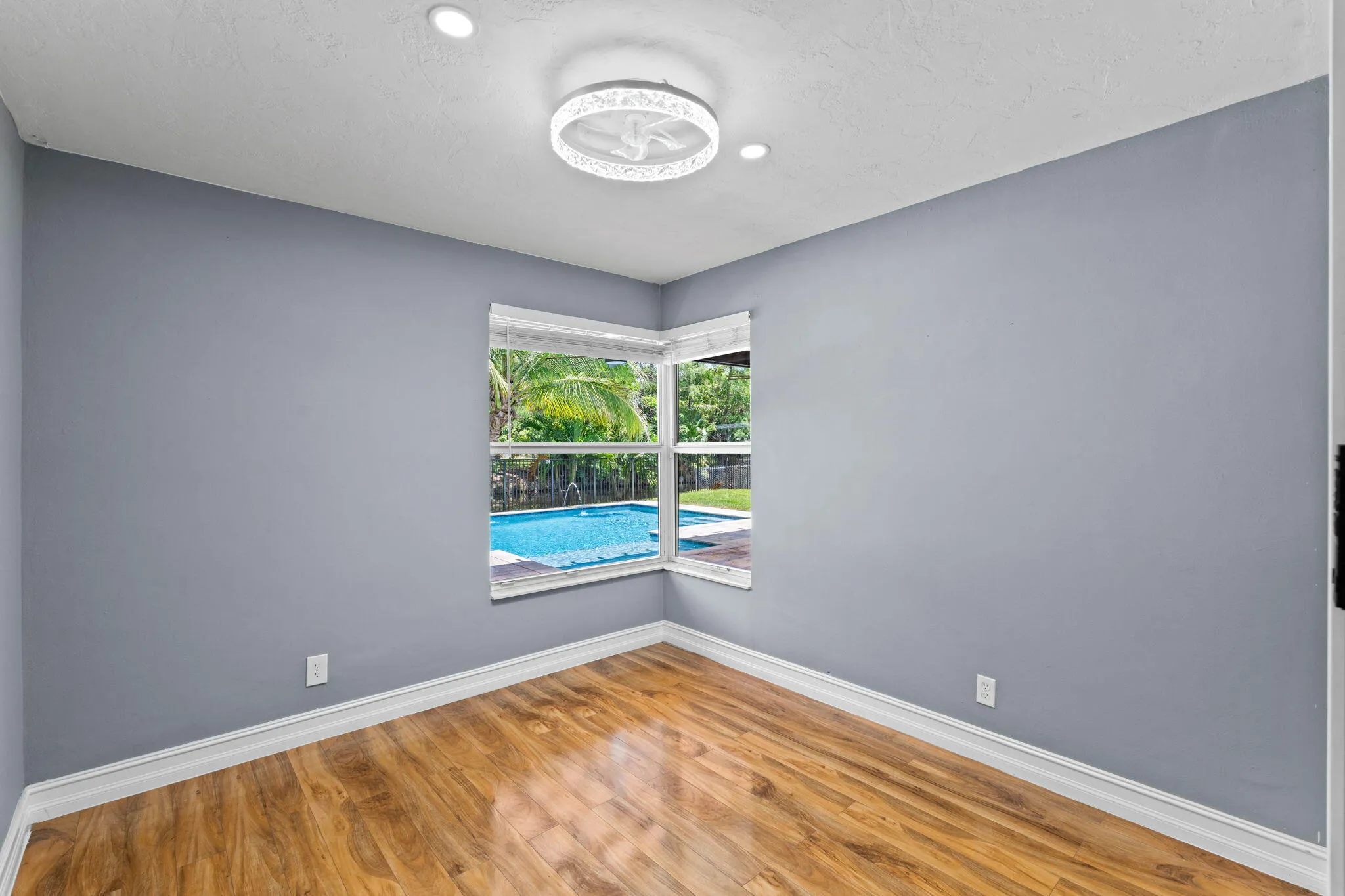 19-web-or-mls-A7407079