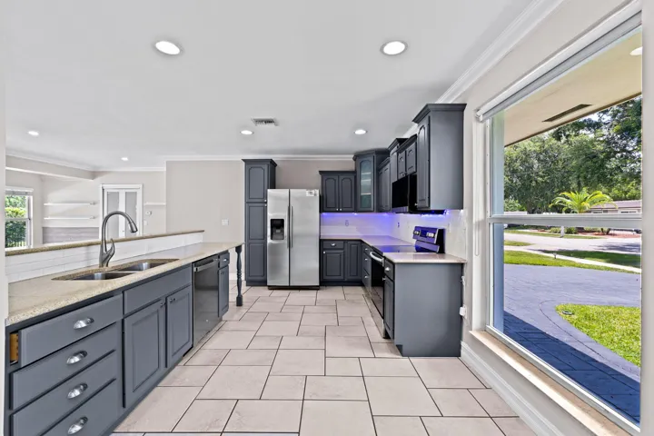 11-web-or-mls-A7407169
