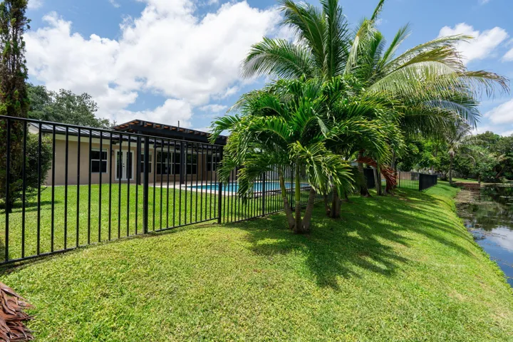 51-web-or-mls-A7406992