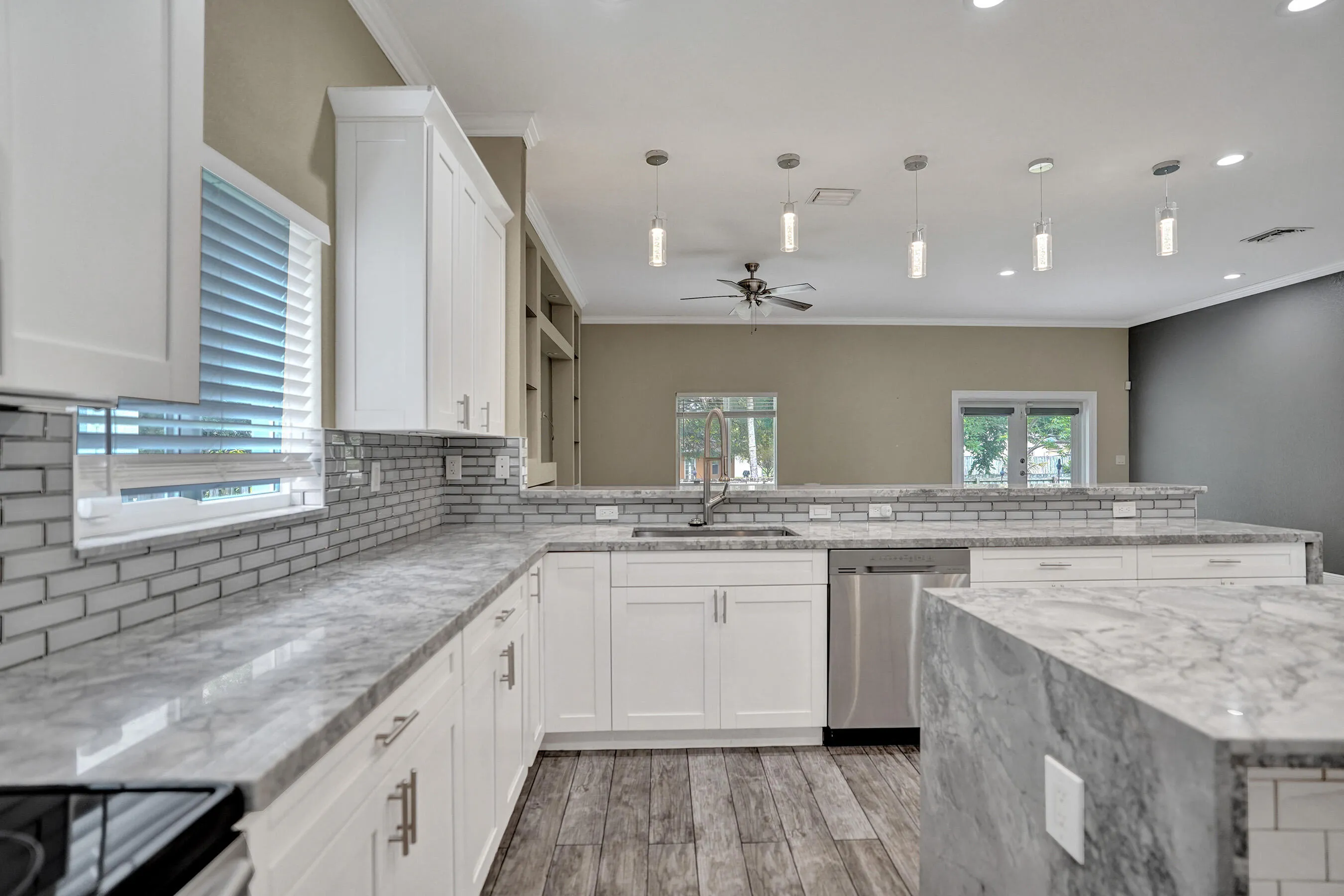 02 10 Kitchen