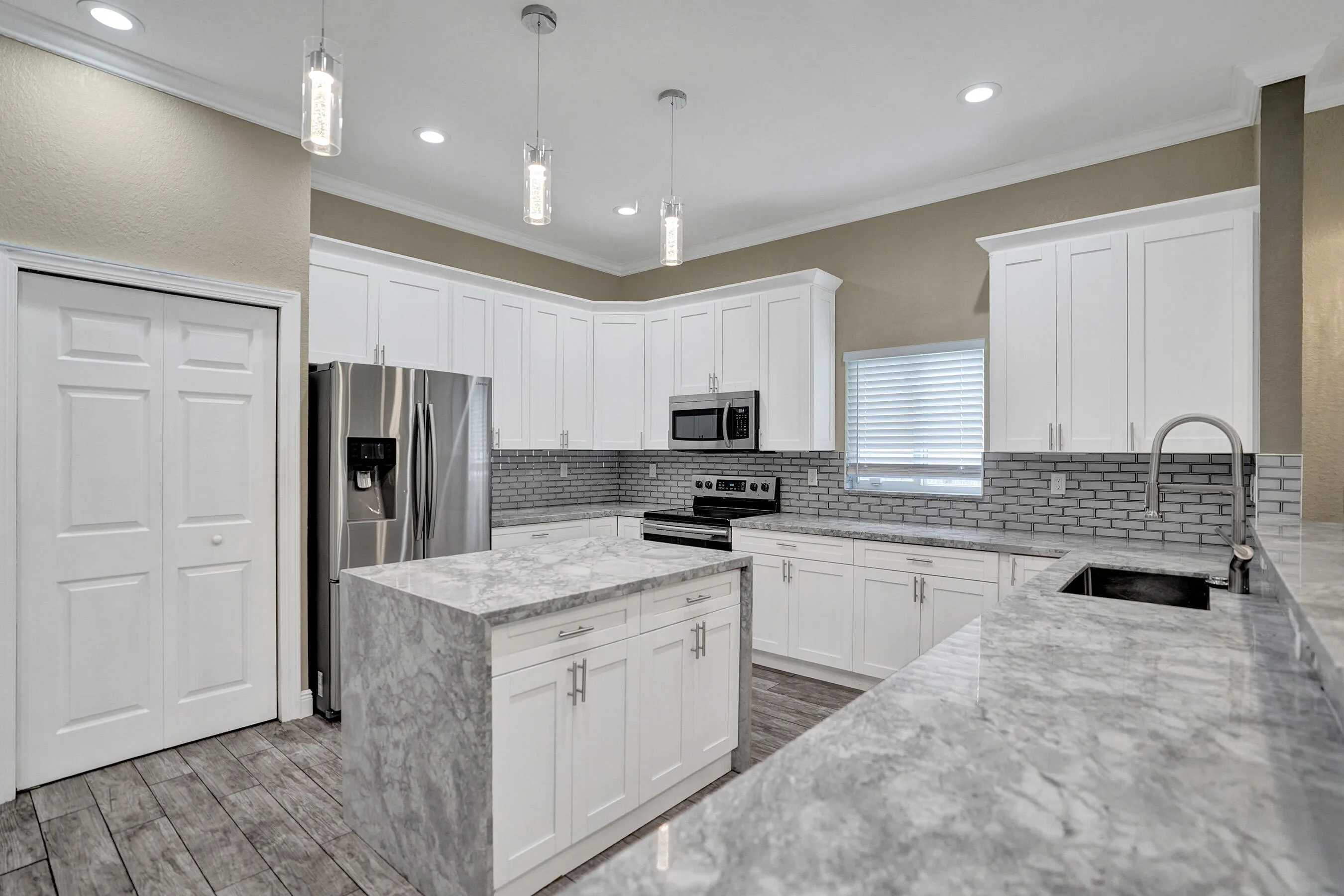 02 7 Kitchen