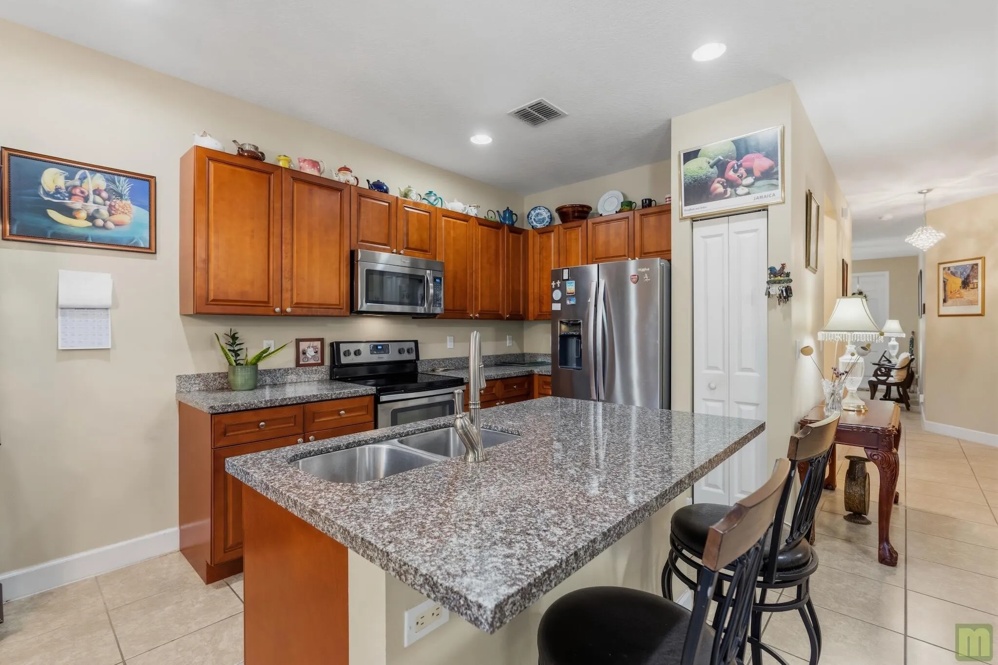 Kitchen with barstool seating