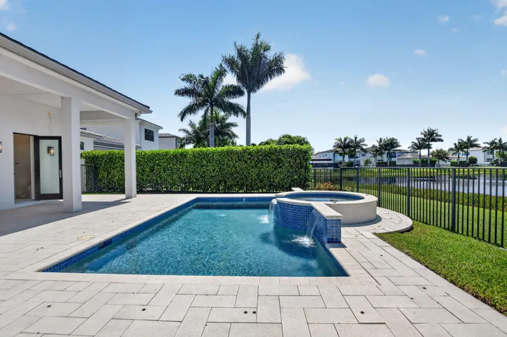 Pool & Spa (2)