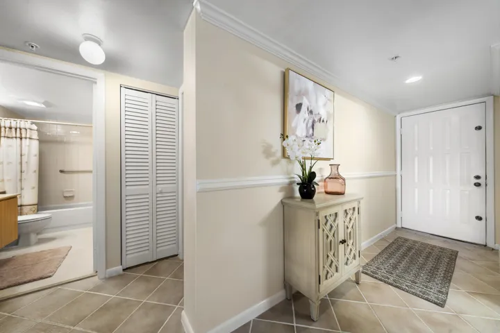 Entrance - Foyer