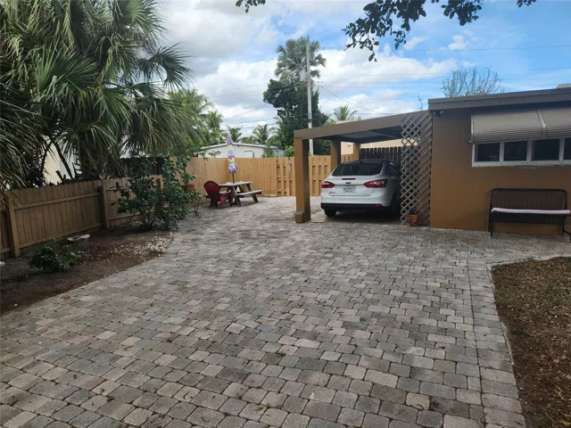 Huge driveway!