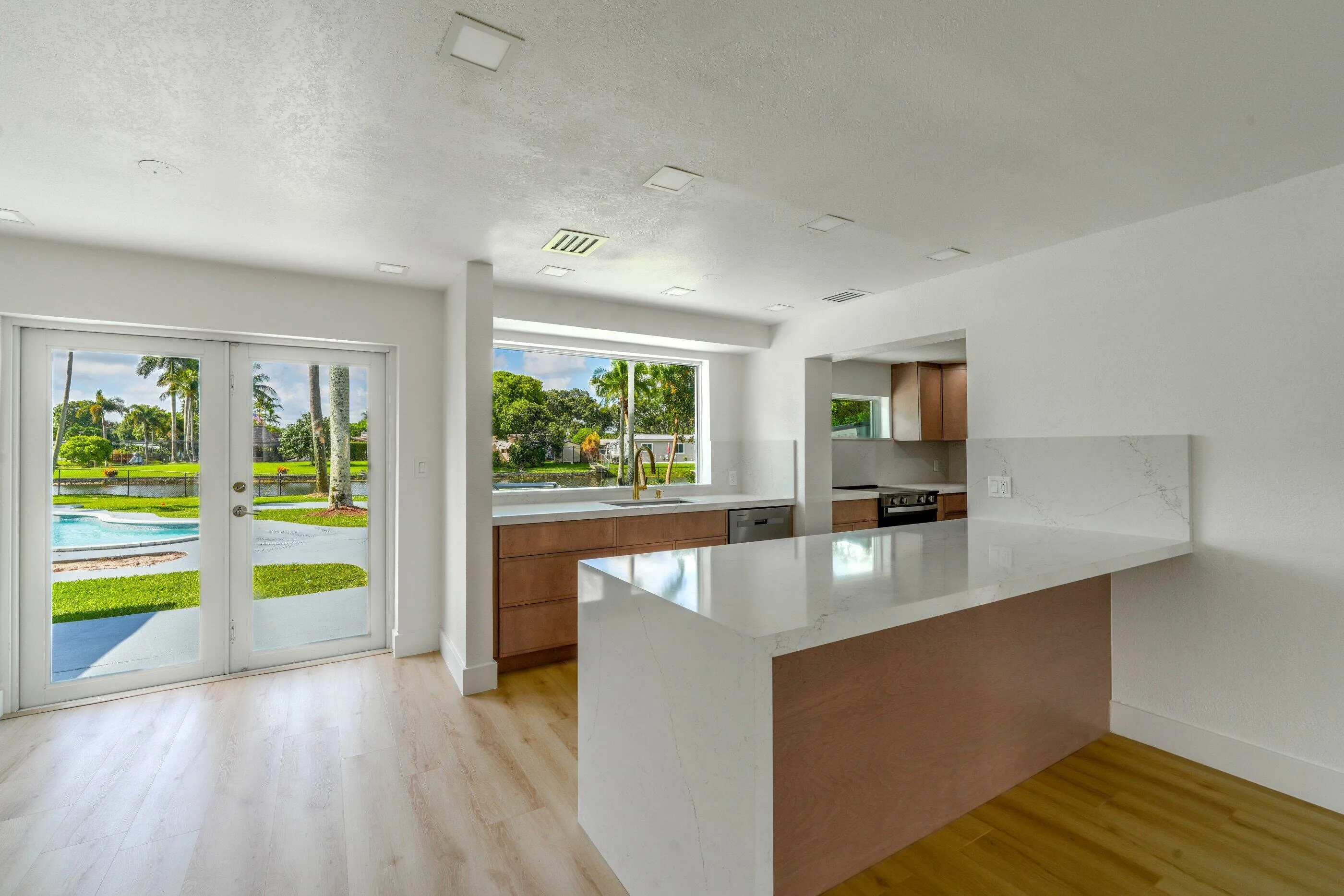 mrep_8946_SW_52_St_Cooper_City_Fl_-33