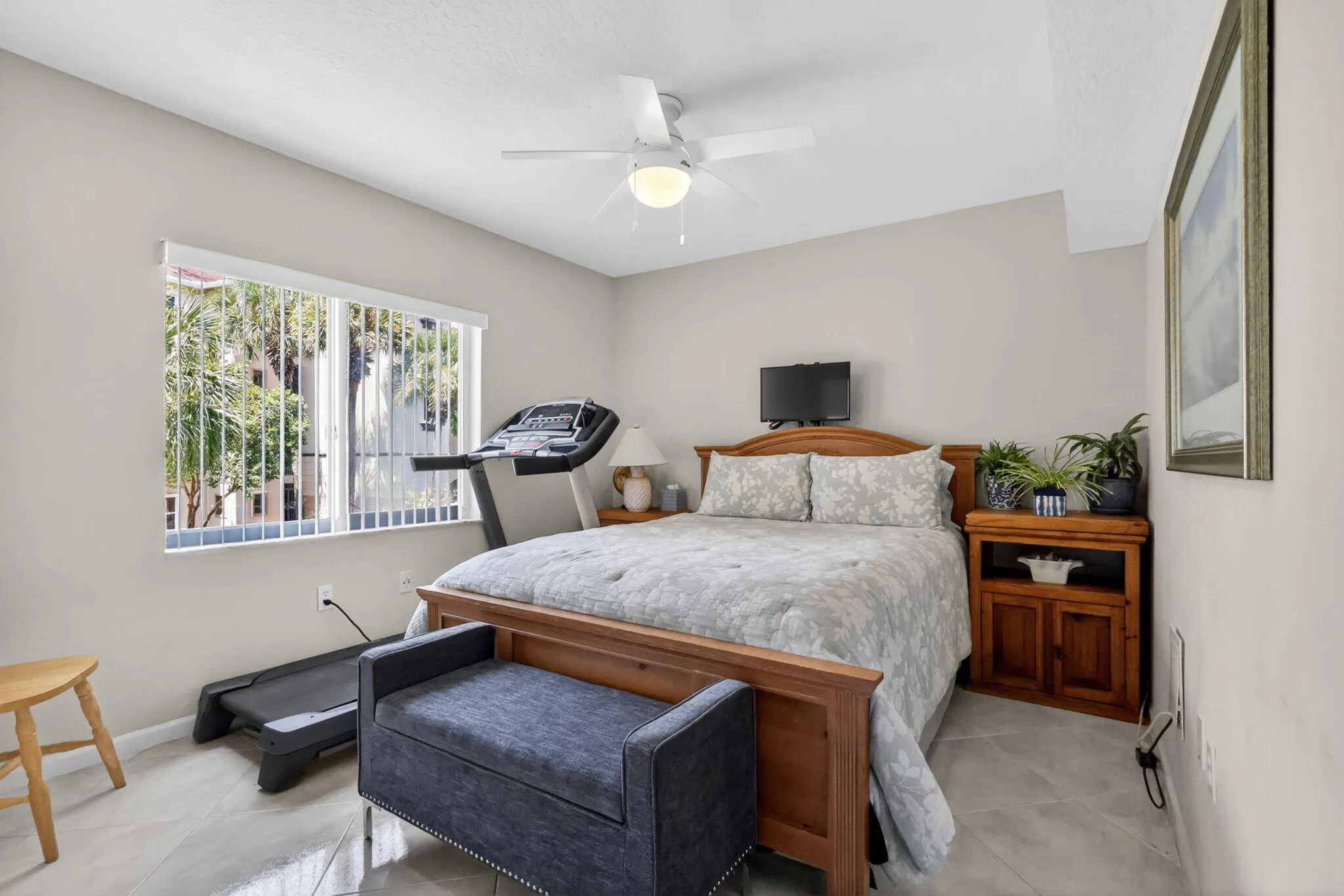 Guest/2nd bedroom