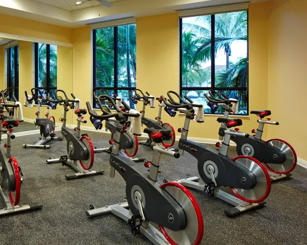 CLUB - Spinning