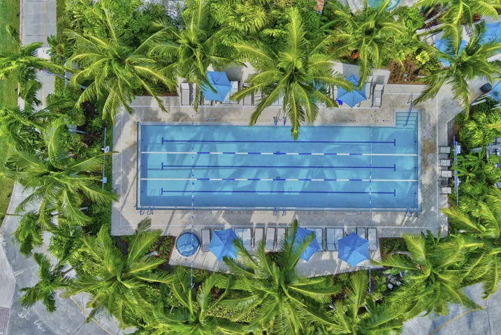 CLUB - Lap Pool