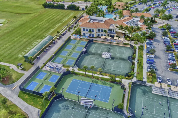 CLUB - Pickleball Courts