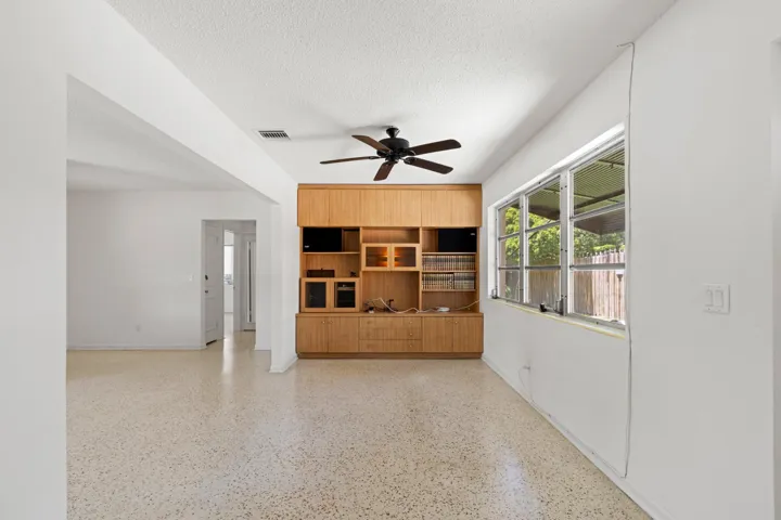DSC08091.jpg-SMALL