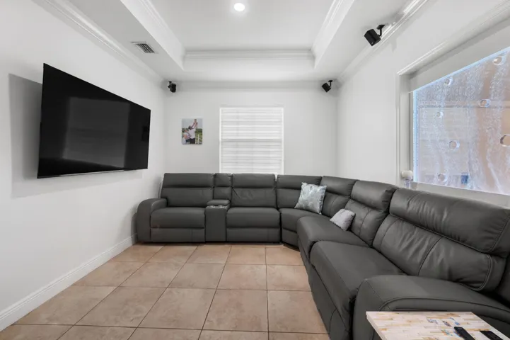 LivingRoom_Clairmont (2)