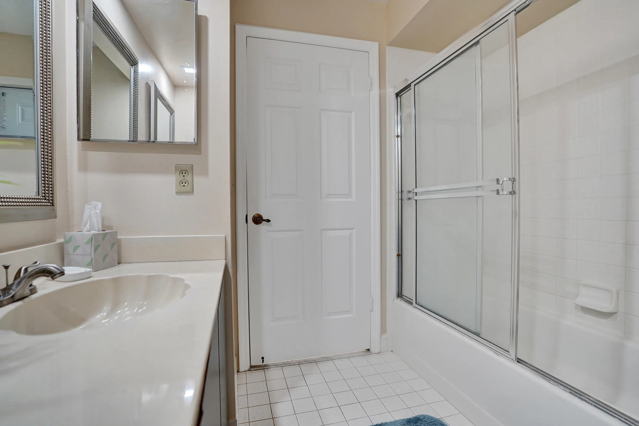 Tub/Shower!