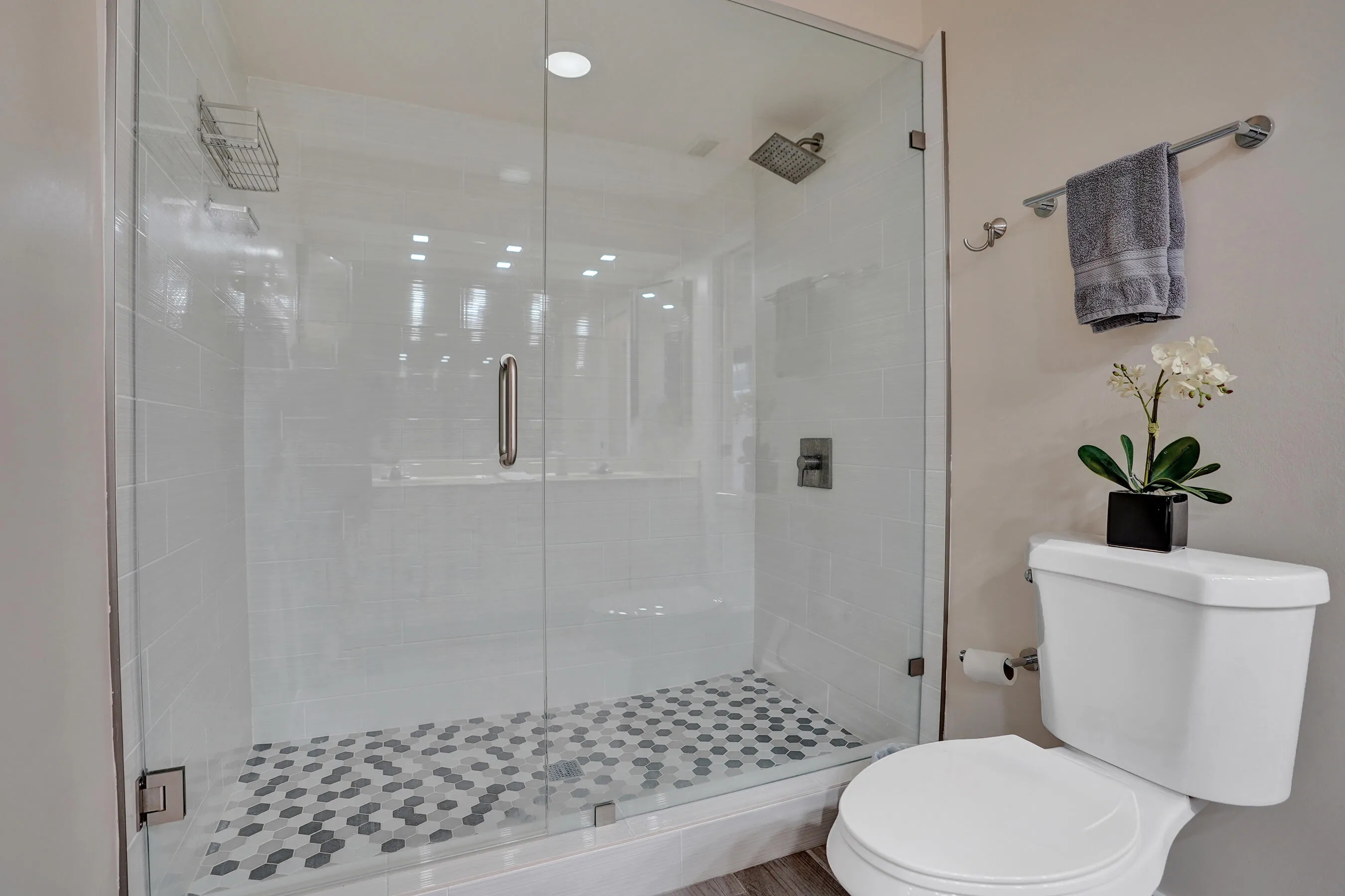 Primary Stall Shower!
