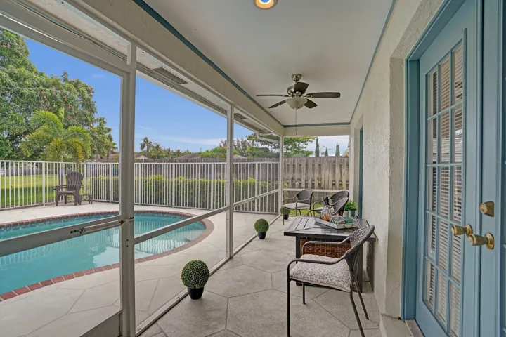 Screened Patio!
