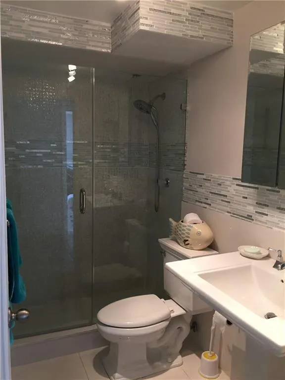 2nd bathroom