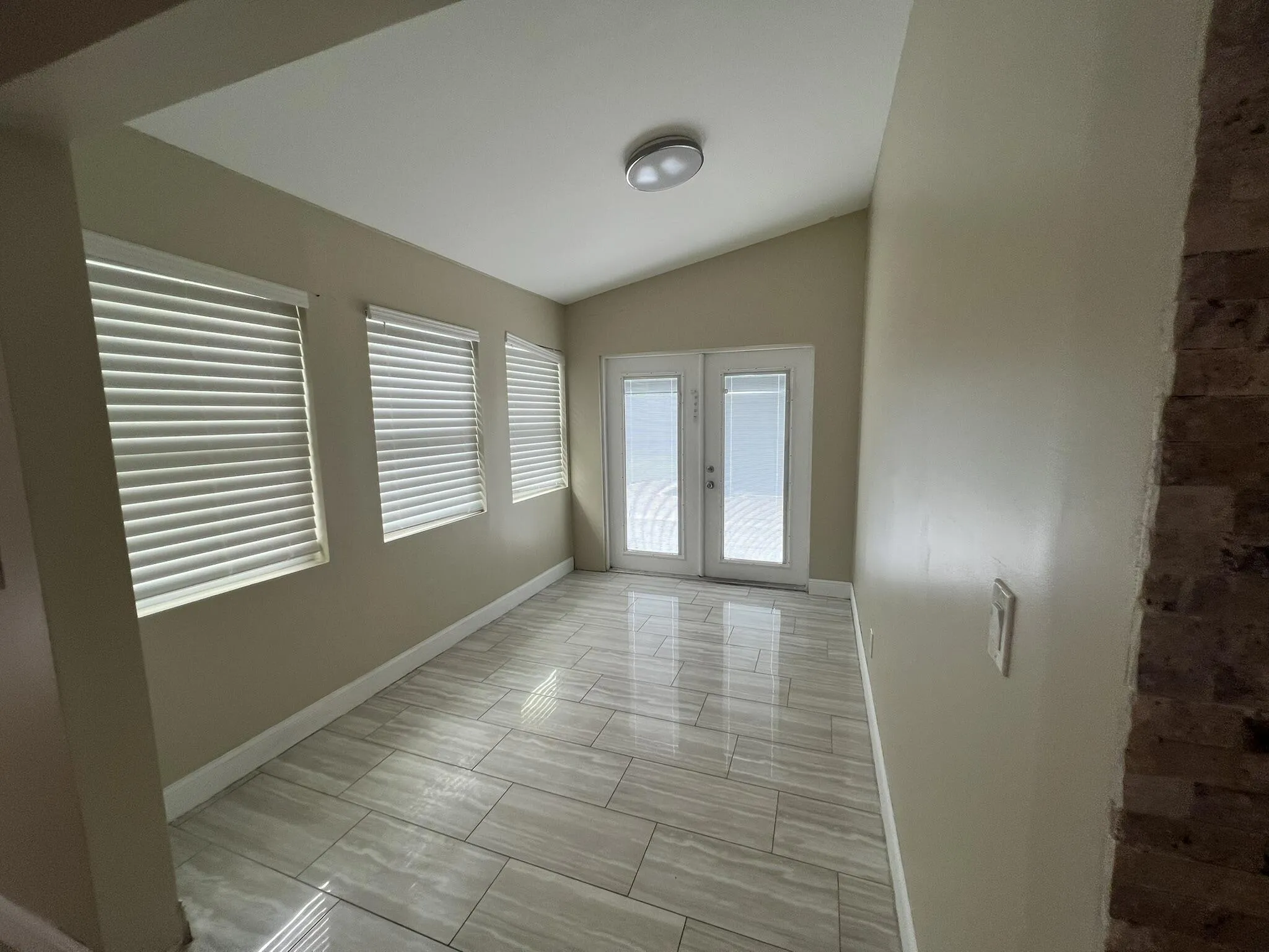 Bonus Room leading to Pool
