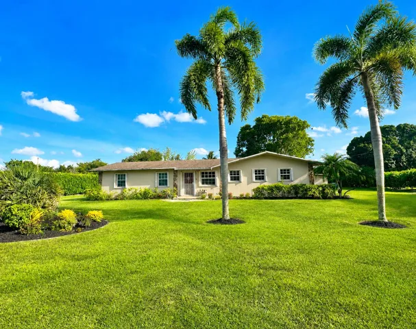 Home for sale in Davie/Cooper City on one full acre lot!!