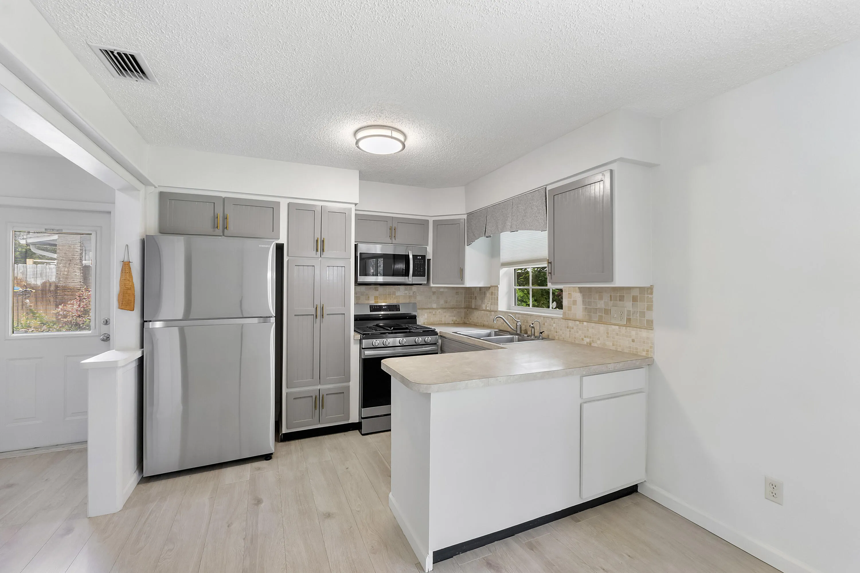 1101 Ne 35th St_030