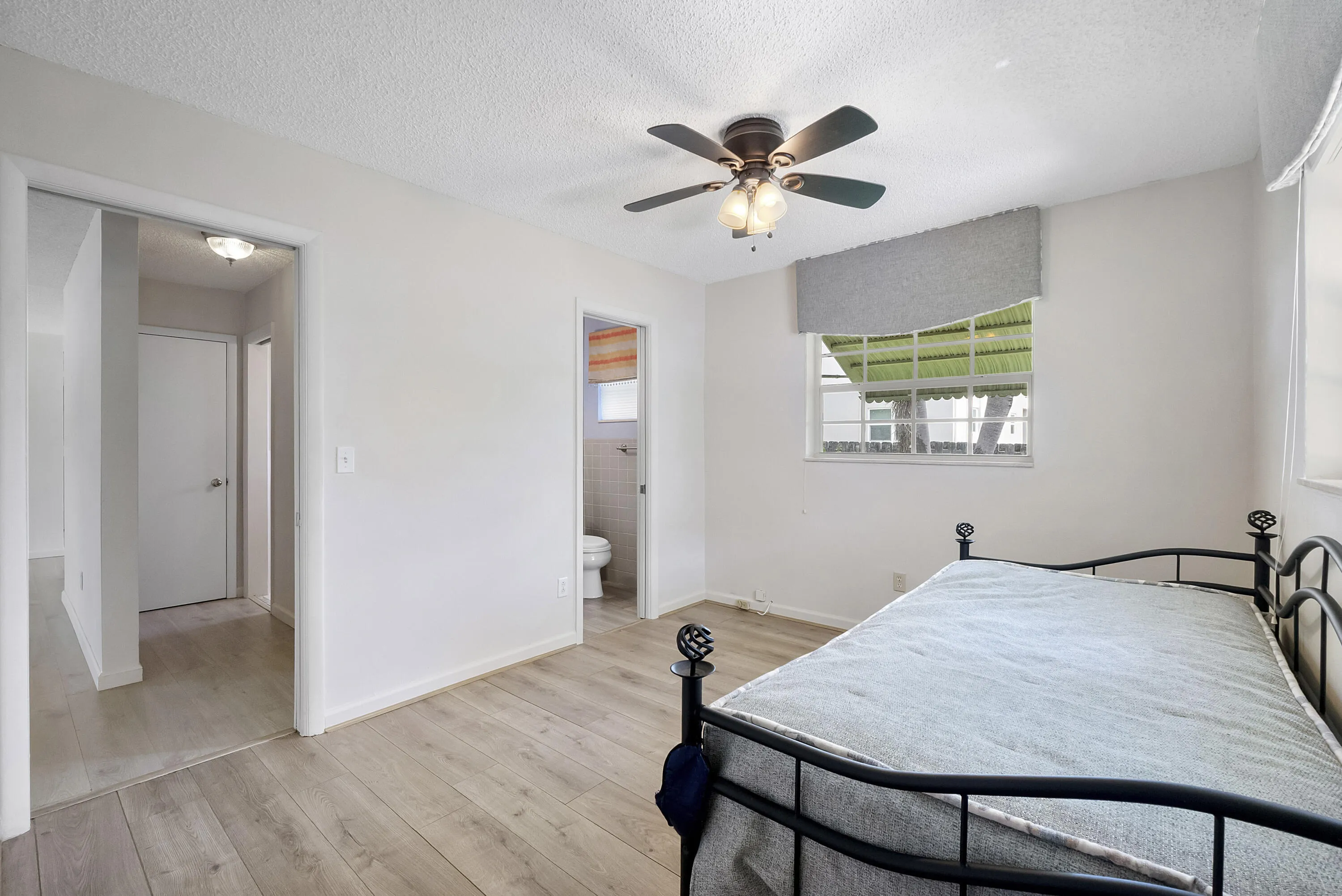 1101 Ne 35th St_019