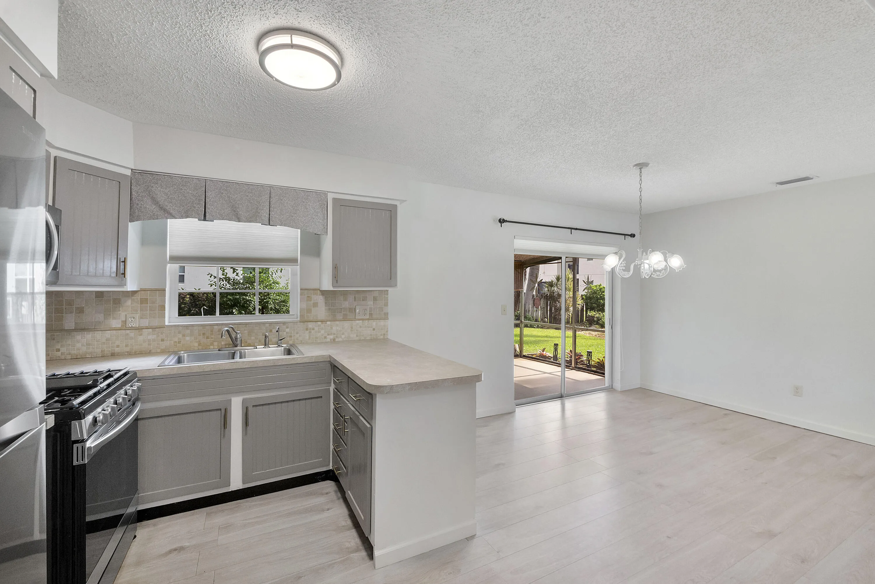 1101 Ne 35th St_033