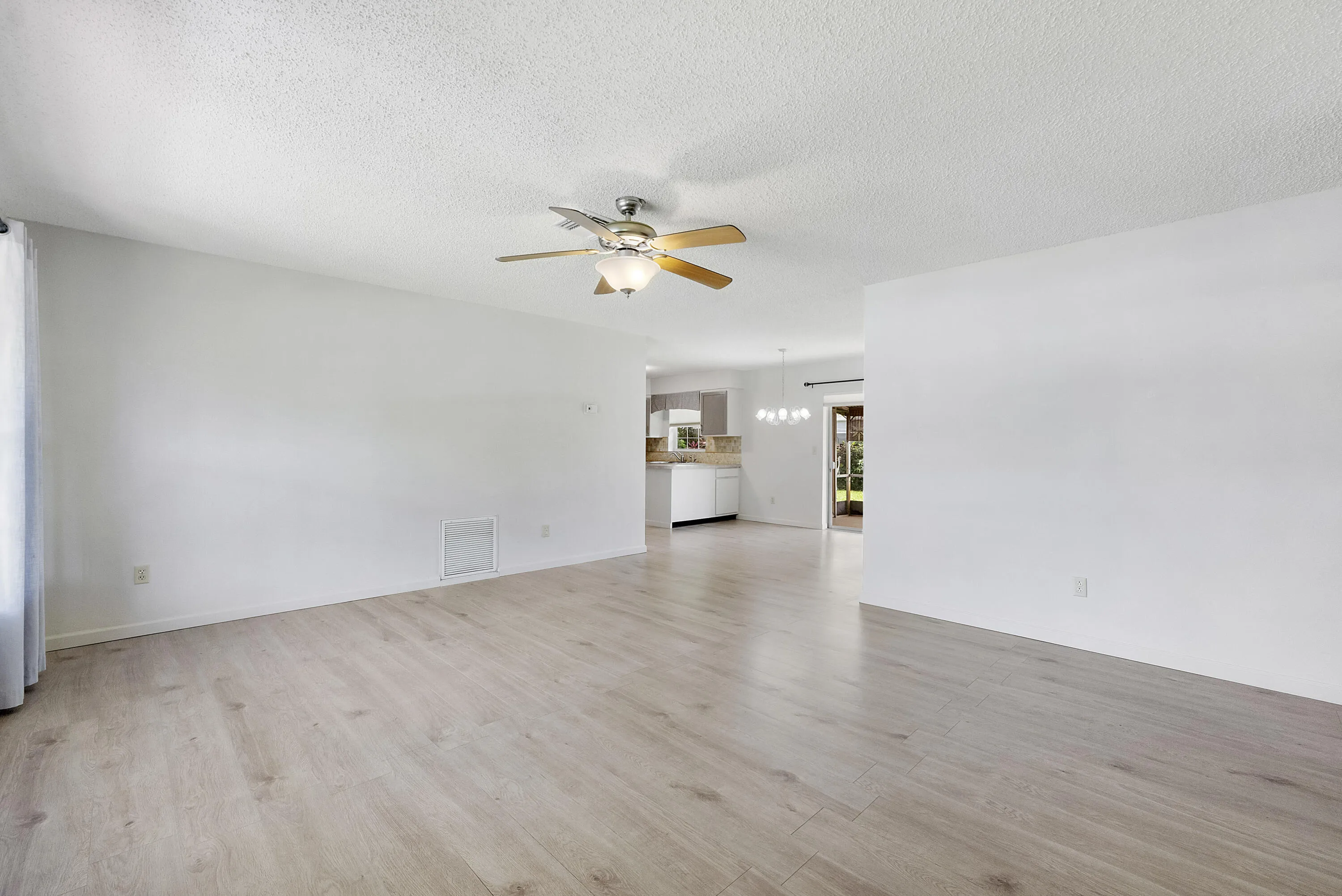 1101 Ne 35th St_026