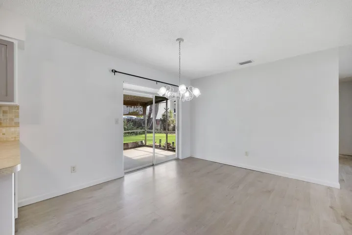 1101 Ne 35th St_028
