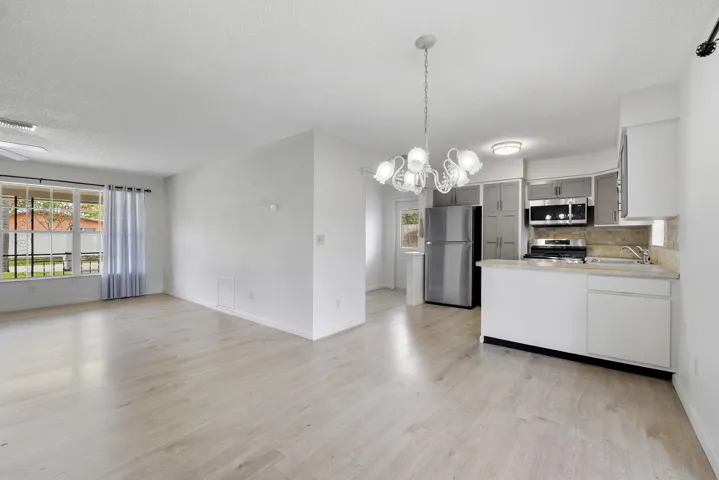 1101 Ne 35th St_029