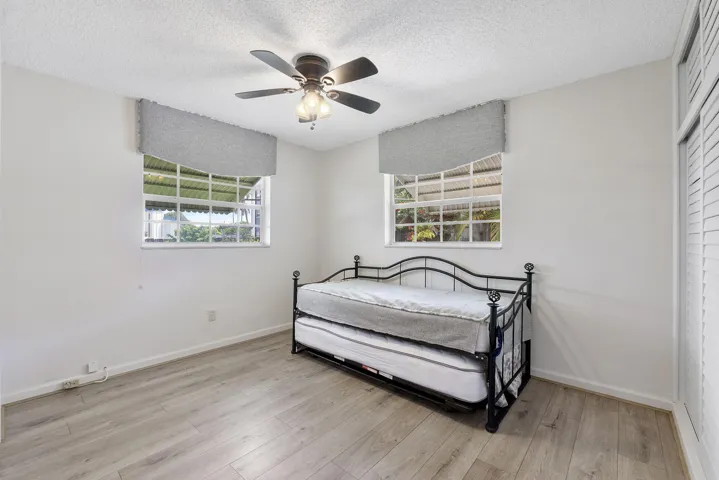 1101 Ne 35th St_018