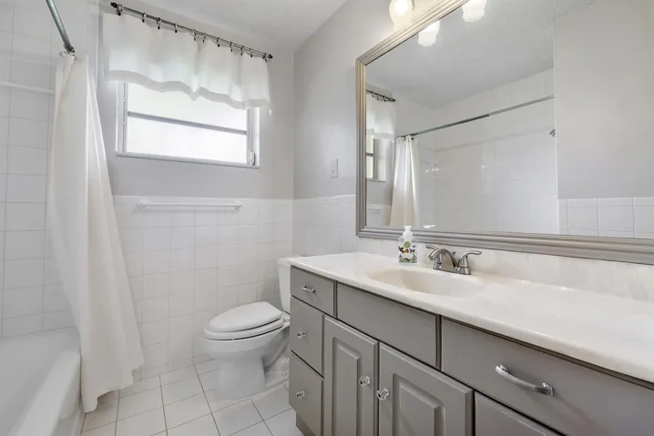 1101 Ne 35th St_024