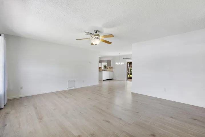 1101 Ne 35th St_026