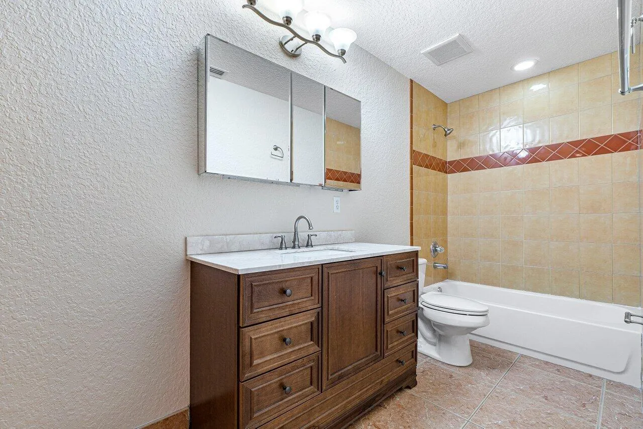 015-55921stRoad-LakeWorth-FL-33467-SMALL