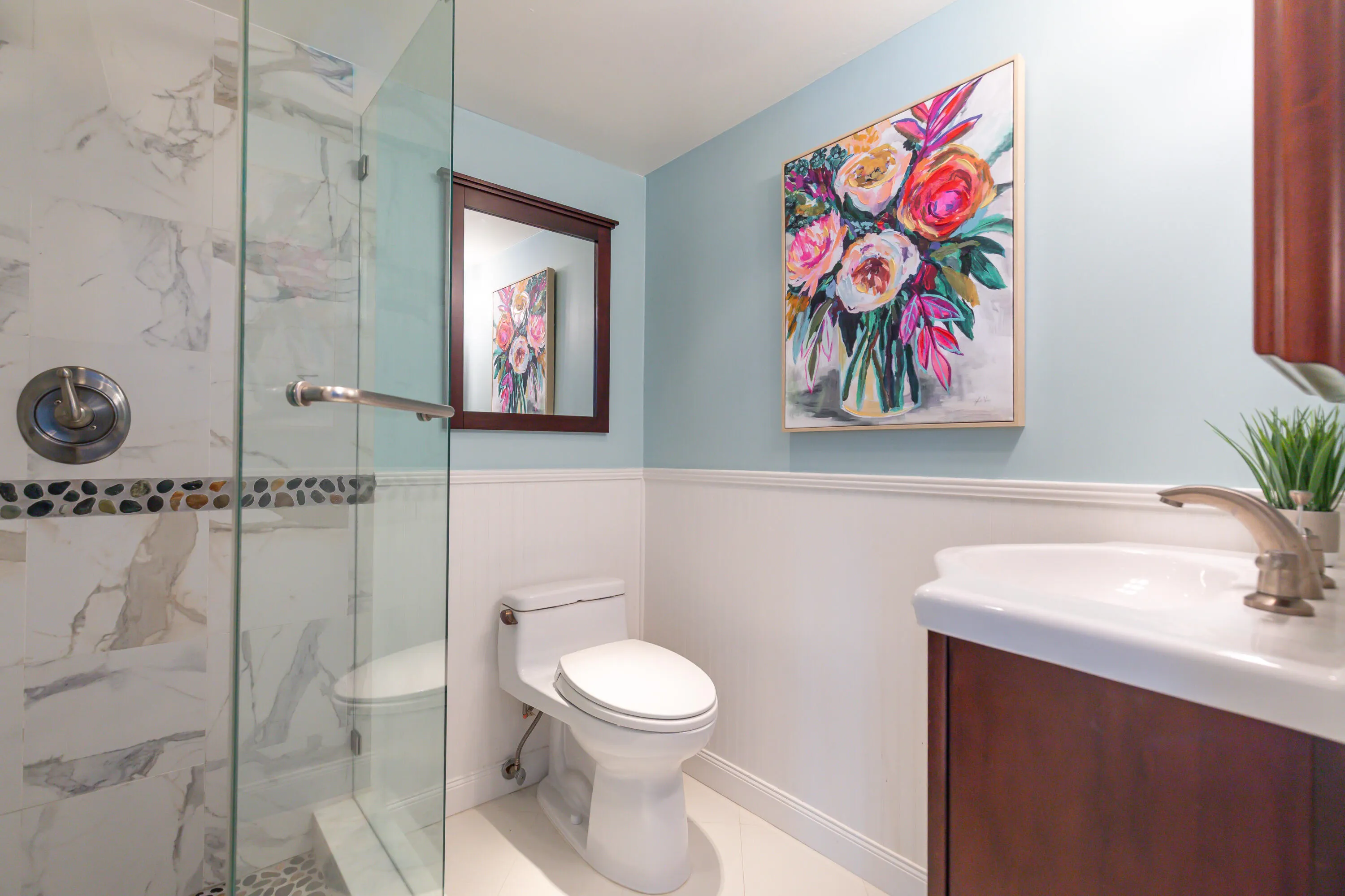 Full guest bathroom
