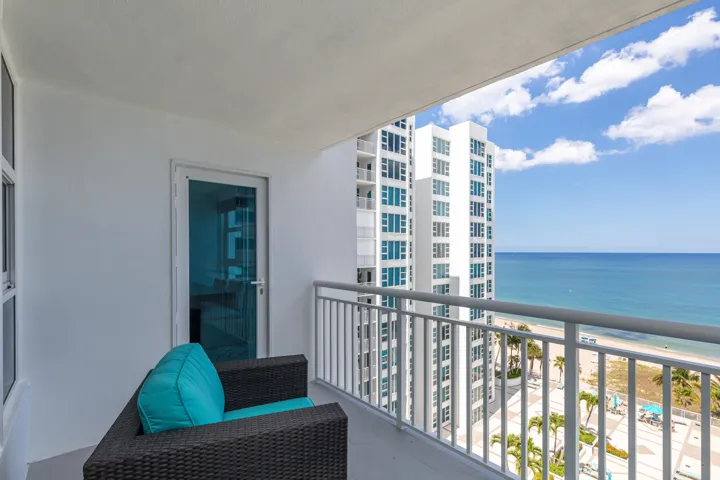 QUIET and Private balcony, where you are not on top of your neighbors