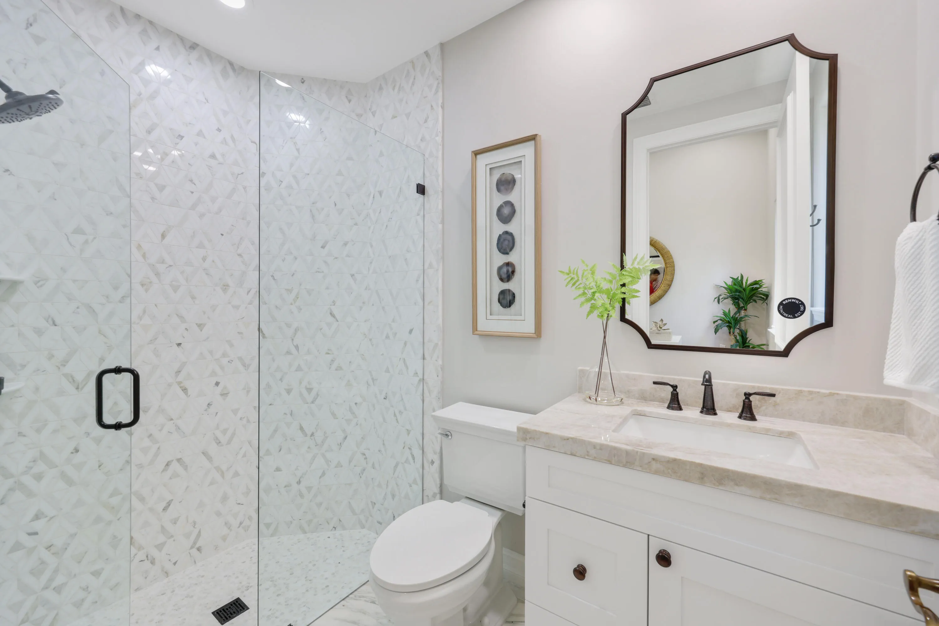 Guest Room 4 Bathroom