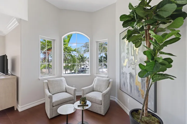 Primary Suite Sitting Area