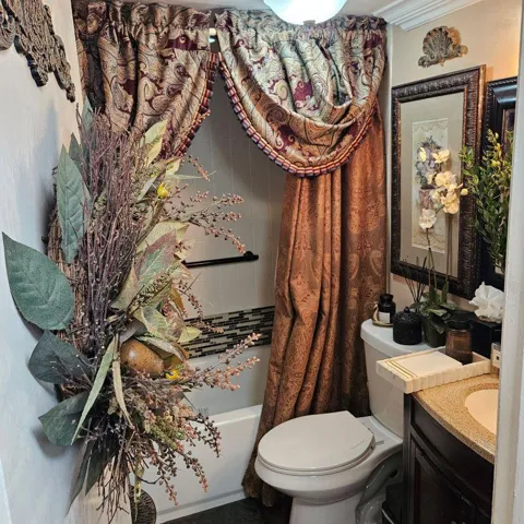 2nd Bathroom