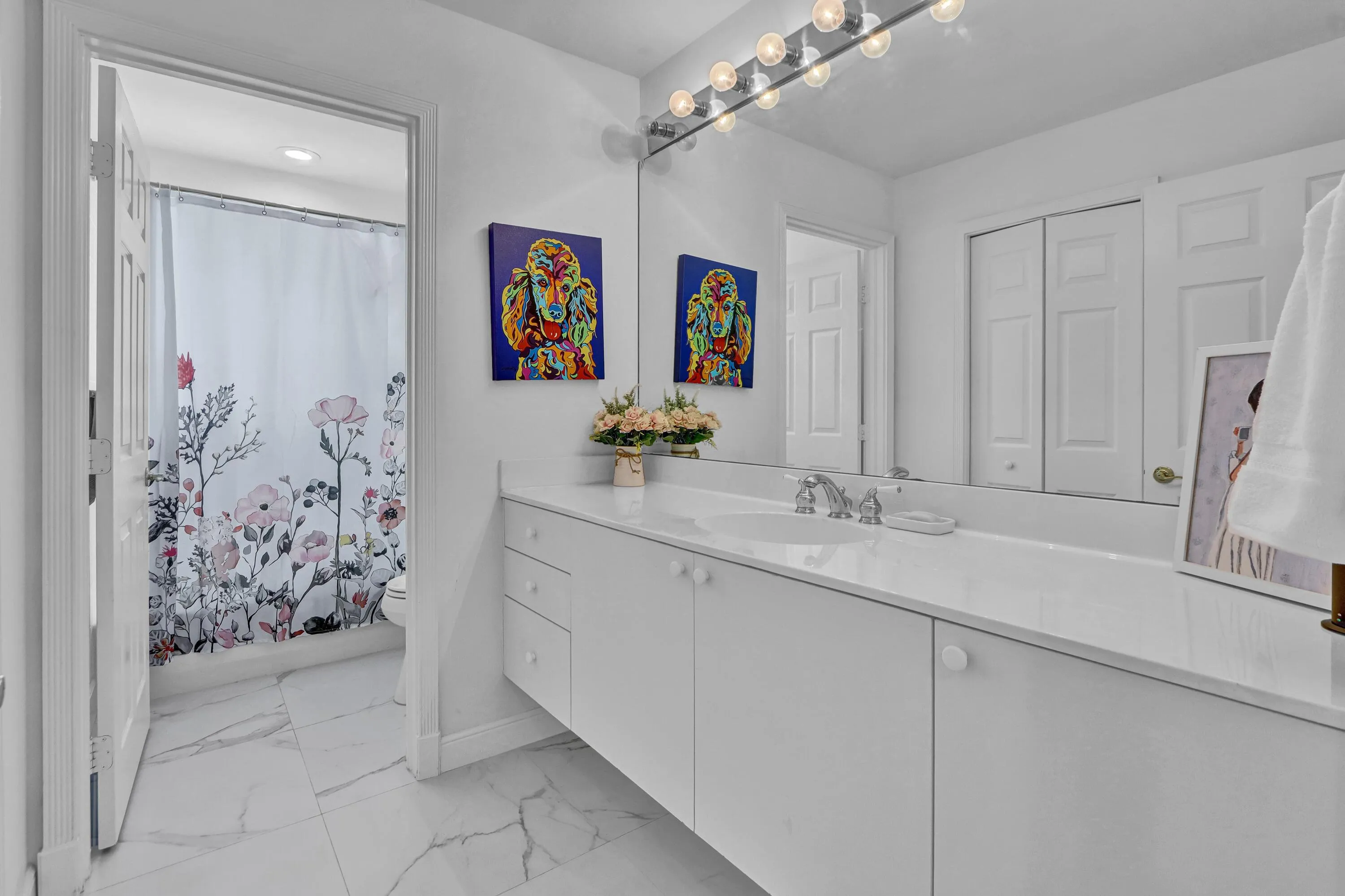 Jack & Jill Bathroom (upstairs)