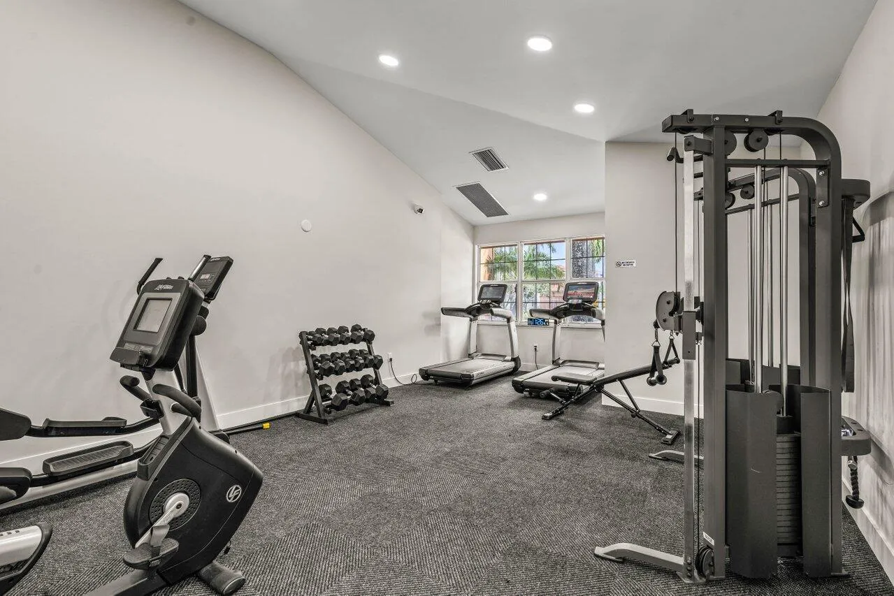 024-6900Southwest39thStreet-101J-Davie-F