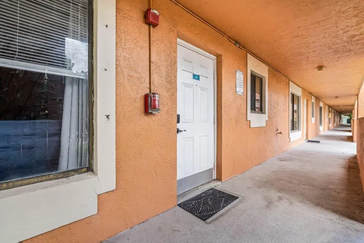 002-6900Southwest39thStreet-101J-Davie-F