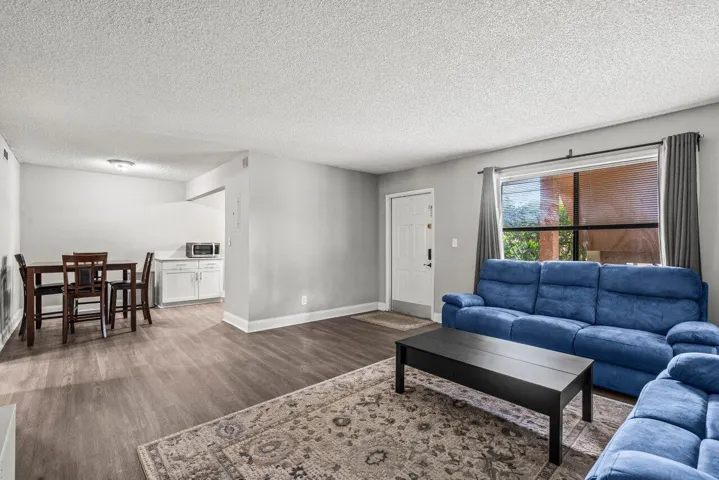 005-6900Southwest39thStreet-101J-Davie-F