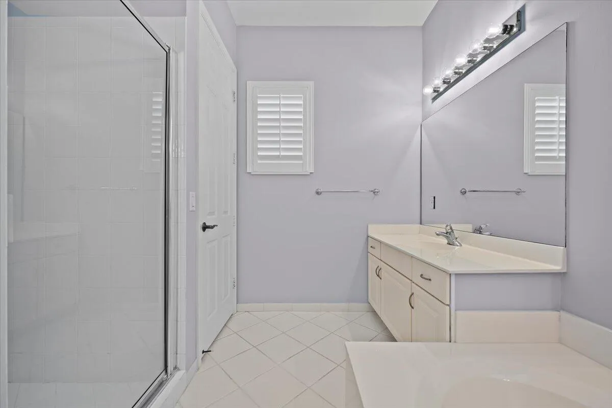 Upstairs Owner's Suite Bathroom